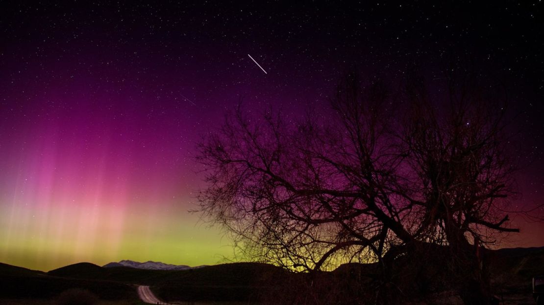 Aaurora boreal roja, morada y verde: la imagen del día de la NASA