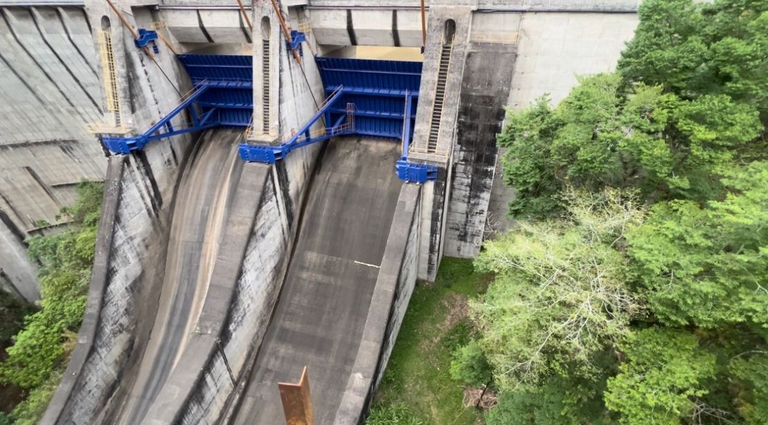 Embalse localizado en Cachí, Cartago, y es uno de los cinco embalses que tiene el país, la mayoría con niveles muy bajos de agua por el impacto del fenómeno El Niño en el Pacífico y condiciones atípicas en el Caribe, con menos precipitaciones. Crédito: Djenane Villanueva