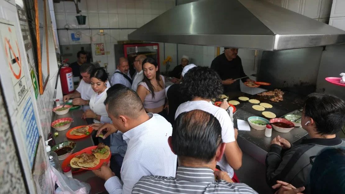 Taquería El Califa de León es el primer puesto de tacos mexicano en recibir una estrella Michelin.