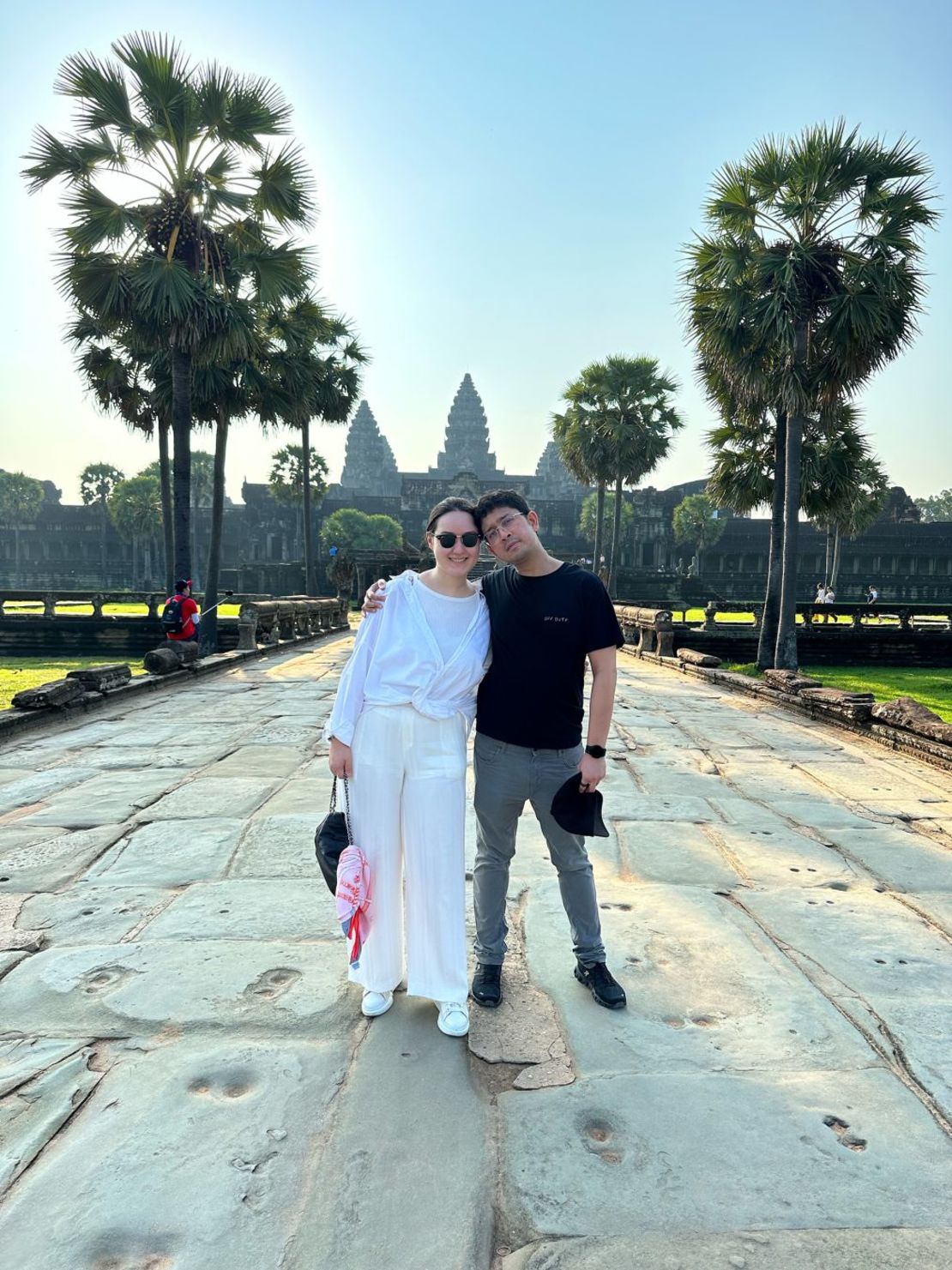 A Ariff y Liliya les encanta viajar juntos. Aquí están en Angkor Wat, Camboya. Crédito: Ariff Hassan y Liliya Dauletaliyeva