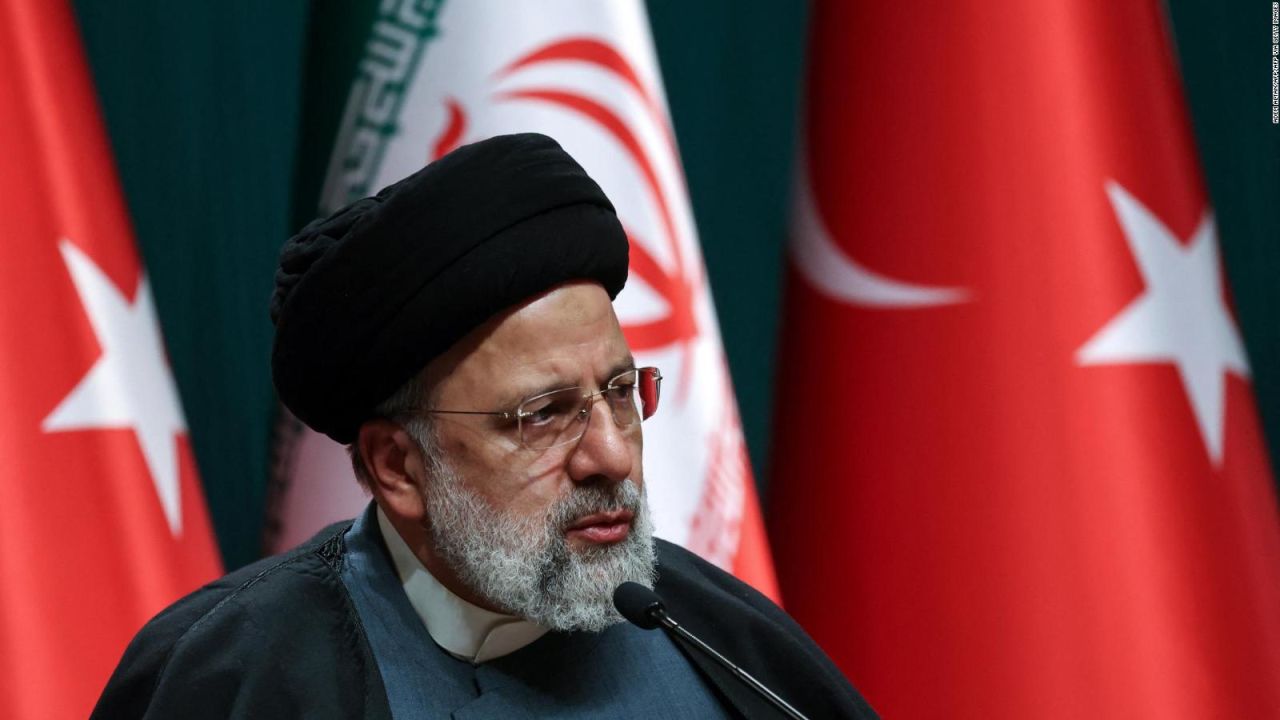 El presidente de Irán Ebrahim Raisi murió el 20 de mayo de 2024 en un accidente de helicóptero en la provincia iraní de Azerbaiyán Oriental. Tenía 63 años.