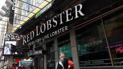 CNNE 1694476 - clientes de red lobster reaccionan ante los problemas de la cadena