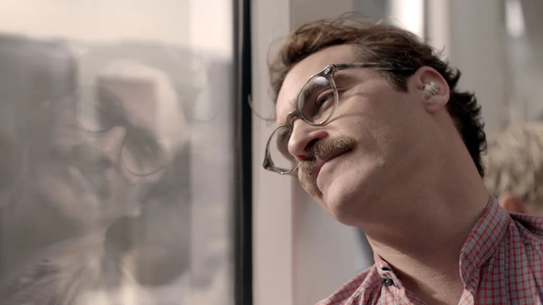 HER, Joaquin Phoenix, 2013. Crédito: Warner Bros. Pictures/cortesía Everett Collection.