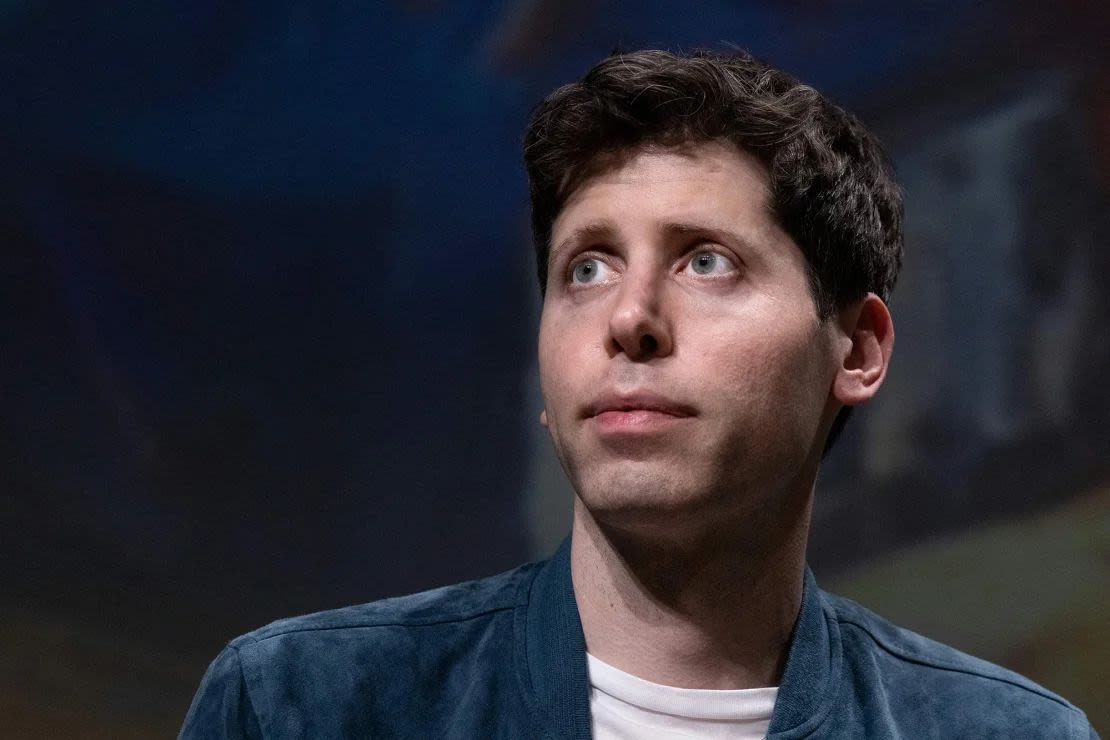 El director ejecutivo de OpenAI, Sam Altman, pronuncia un discurso durante una reunión en la Estación F de París el 26 de mayo de 2023. Crédito: Joel Saget/AFP/Getty Images.