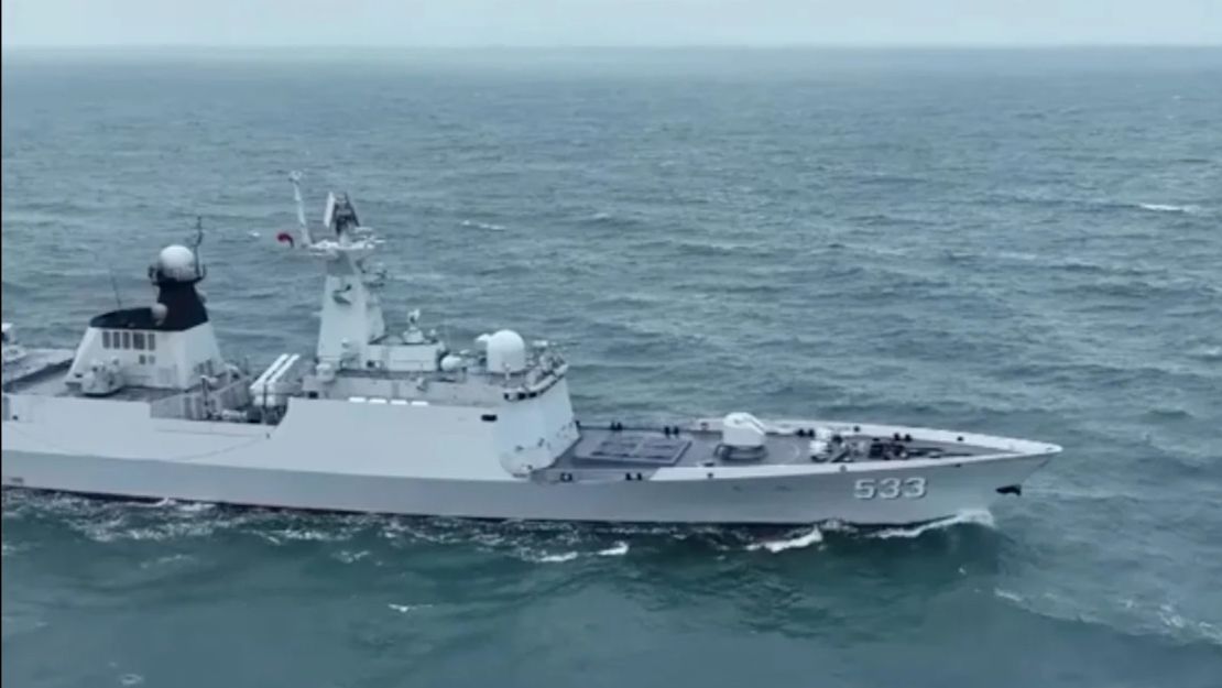 La fragata china de misiles guiados Nantong, uno de los buques de la serie de ejercicios militares en torno a Taiwán.