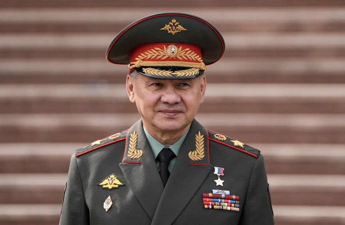 El ministro de Defensa ruso, Sergei Shoigu, asiste a una reunión celebrada por ministros de defensa de la Organización de Cooperación de Shanghai (OCS) en Astana, Kazajstán, el 26 de abril de 2024.