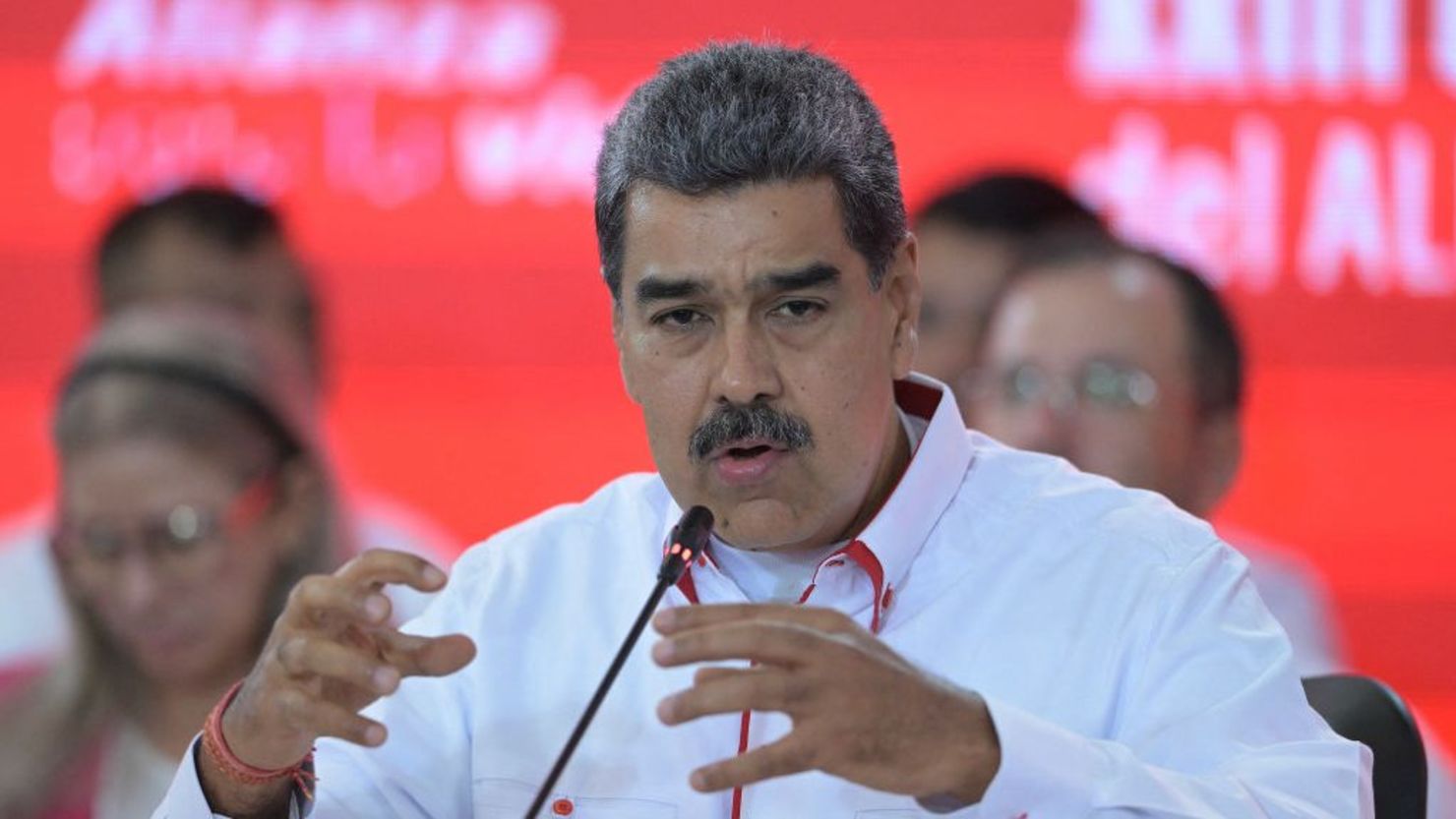 El presidente Nicolás Maduro habla durante un congreso