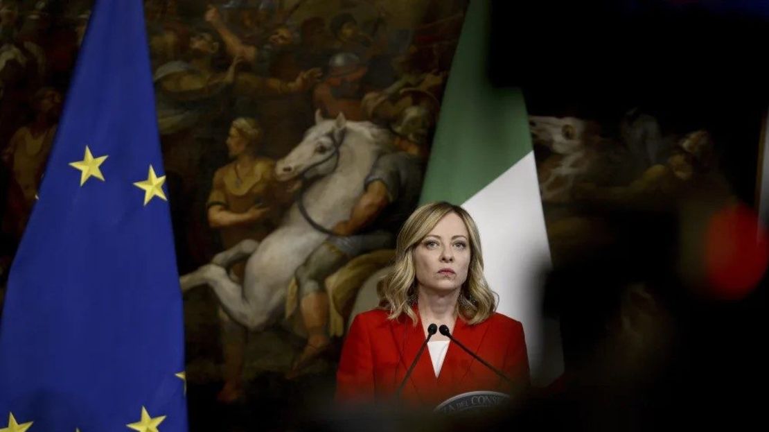 La primera ministra de Italia, Giorgia Meloni, habla en Roma, 13 de Mayo.