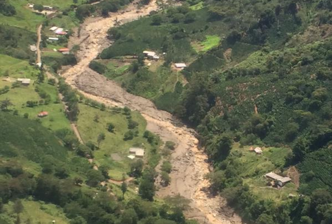 La Gobernación del departamento de Antioquia publicó una serie de fotos aéreas de la zona del desastre. Foto: Twitter/@GobAntioquia