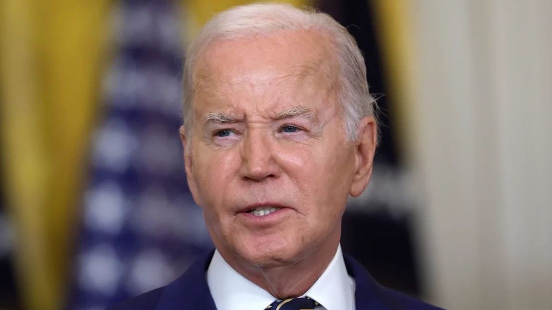 El presidente Joe Biden pronuncia un discurso sobre la limitación del asilo en la Casa Blanca el 4 de junio de 2024.