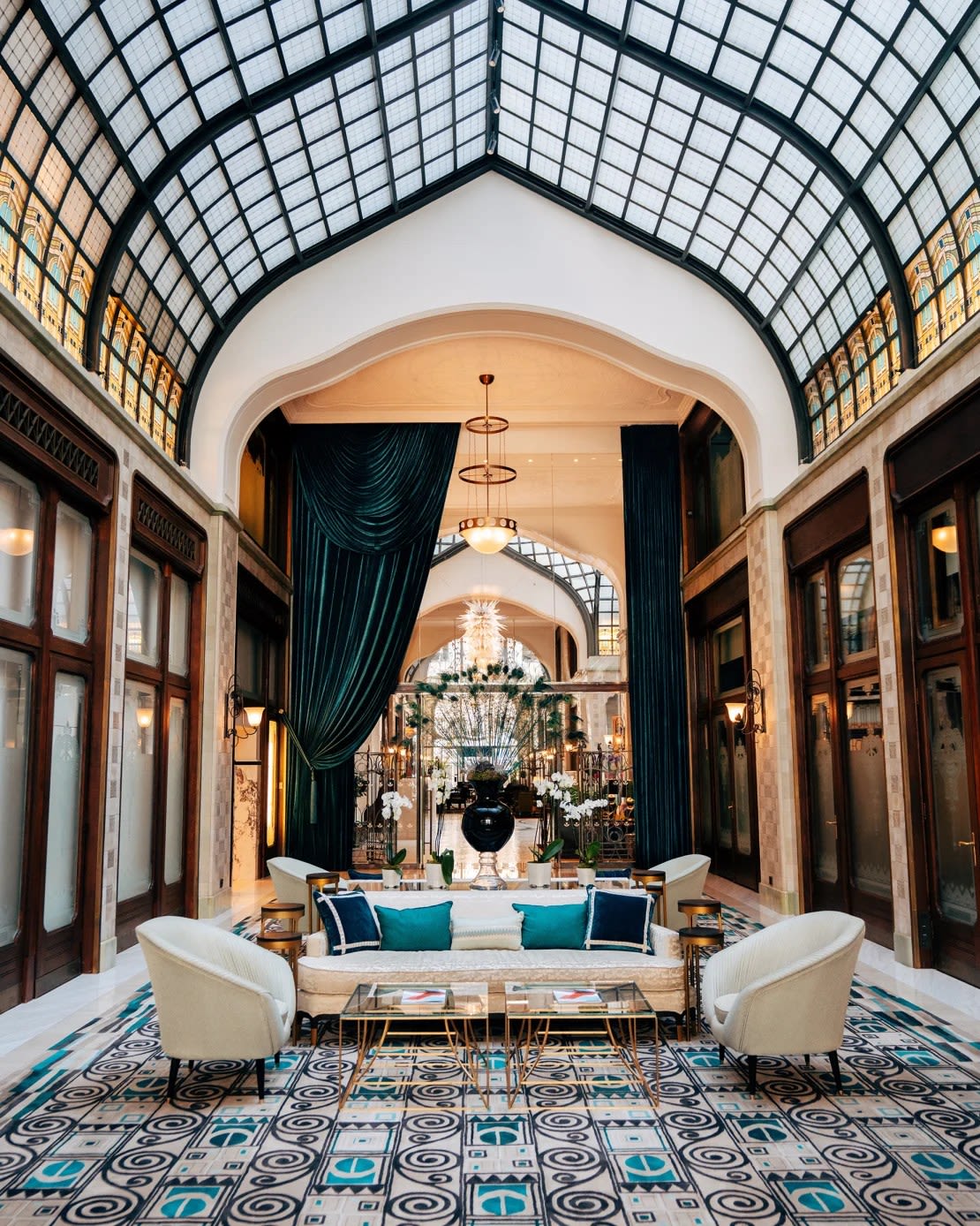 The palace was once a hangout for Budapest's intellectuals. (Photo: Gresham Palace at the Four Seasons).