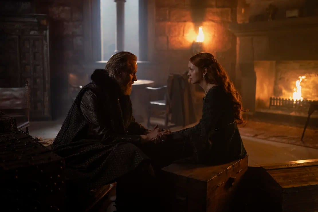 Rhys Ifans y Olivia Cooke en "House of the Dragon". Crédito: Ollie Upton/HBO.