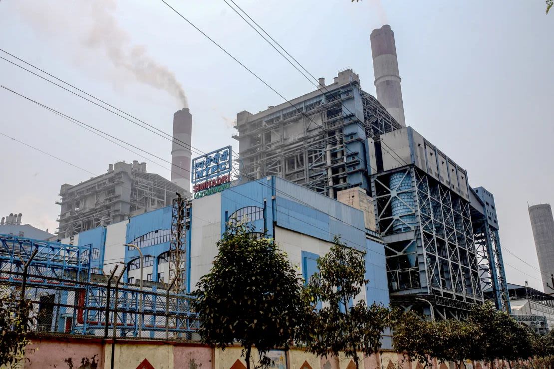 Una central térmica de carbón en las afueras de Visakhapatnam, Andhra Pradesh, India, el 20 de marzo de 2022. Crédito: Dhiraj Singh/Bloomberg/Getty Images.