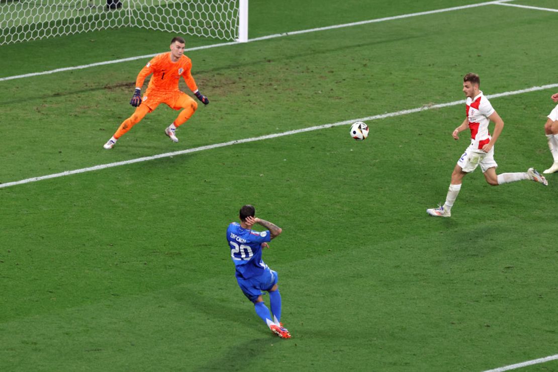 El instante del gol de Mattia Zaccagni al minuto 97. Crédito: Alex Livesey/Getty Images