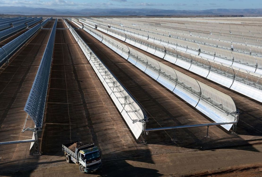 Planta de energía solar de Noor Energy a las afueras de la ciudad marroquí de Ouarzazate, al borde del desierto del Sahara. Crédito: Fadel Senna/AFP/Getty Images