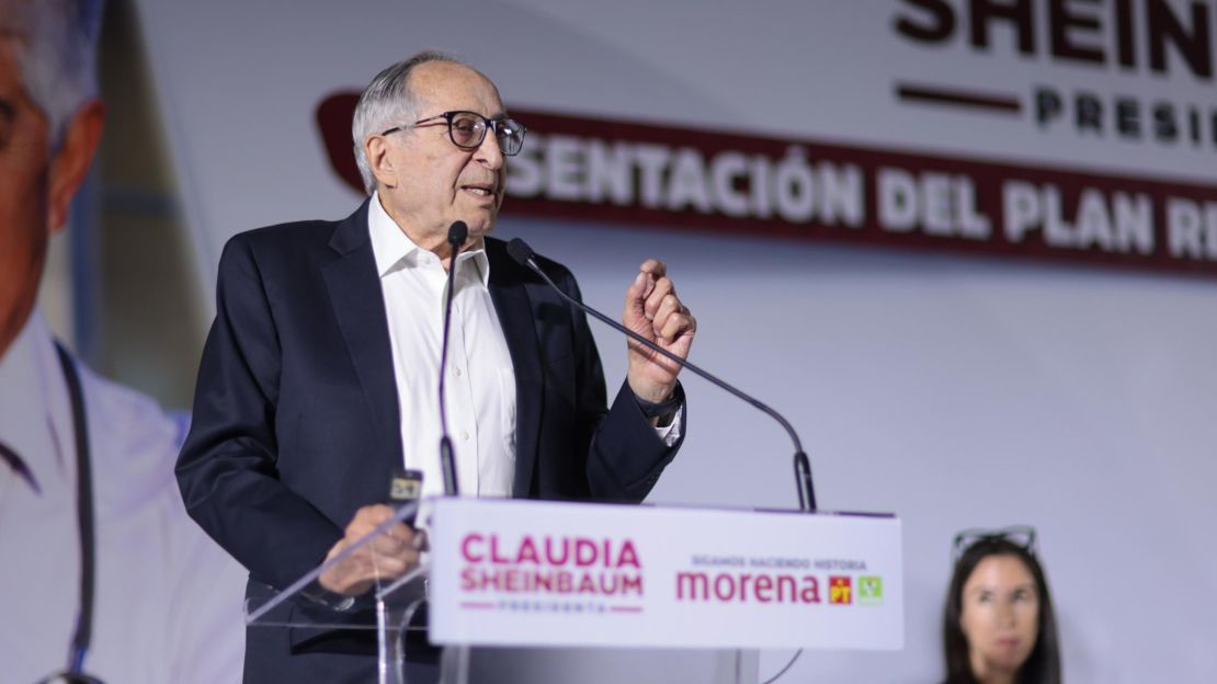 David Kershenobich al presentar el plan de salud de la entonces candidata presidencial Claudia Sheinbaum el pasado 25 de marzo.