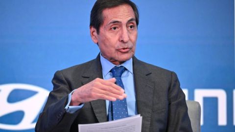 Rogelio Ramírez de la O, Secretario de Hacienda y Crédito Público de México, habla durante la Cumbre de Economía Mundial Semafor 2024 en Washington, DC el 17 de abril de 2024.