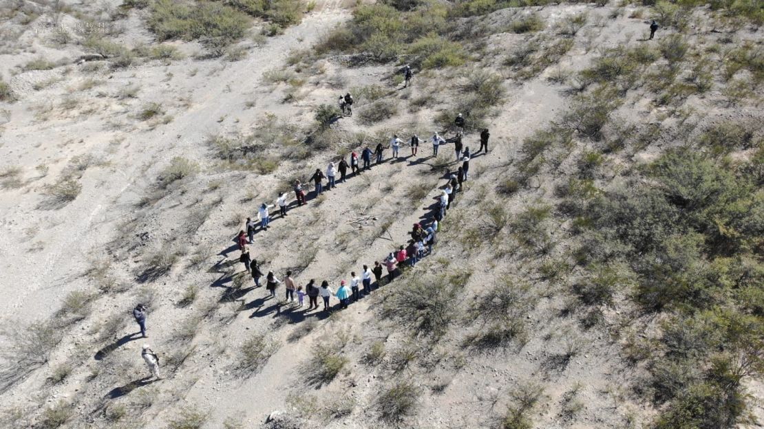 El colectivo Madres Buscadoras de Sonora atiende los llamados anónimos y realizan su labor todos los días sin importar las altas temperaturas. (Cortesía: Ceci Flores).