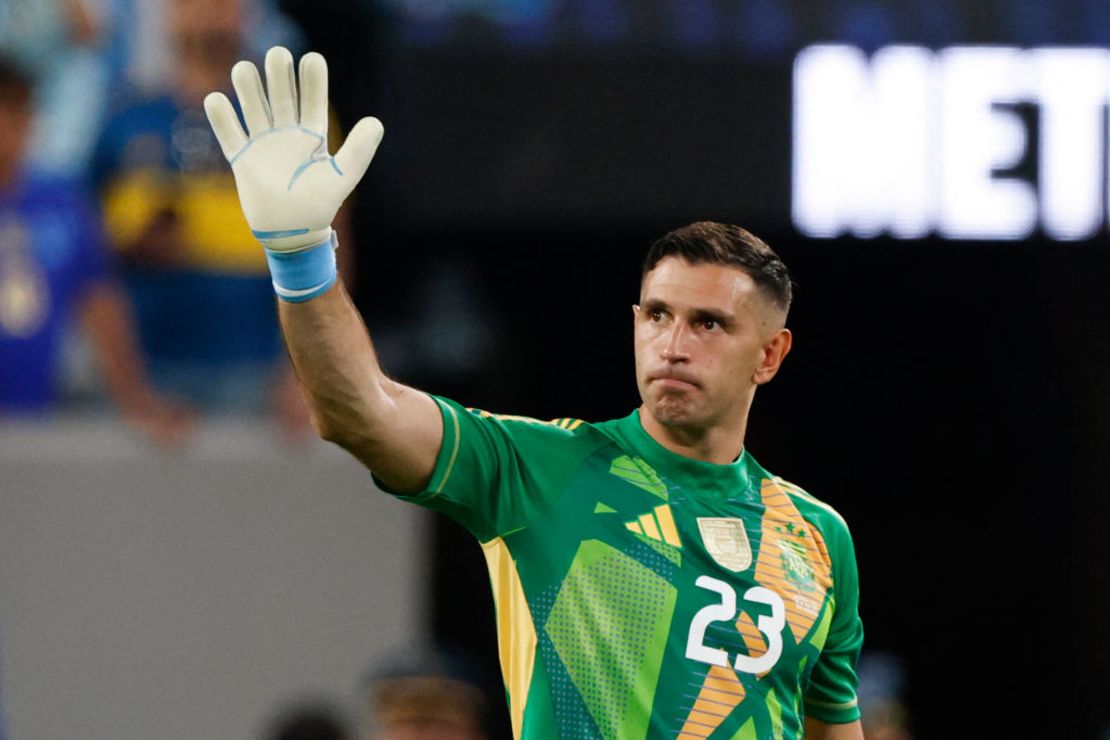 El portero argentino Emiliano Martínez durante el partido contra Chile en el estadio MetLife en East Rutherford, Nueva Jersey, el 25 de junio de 2024. Crédito: EDUARDO MUÑOZ/AFP vía Getty Images