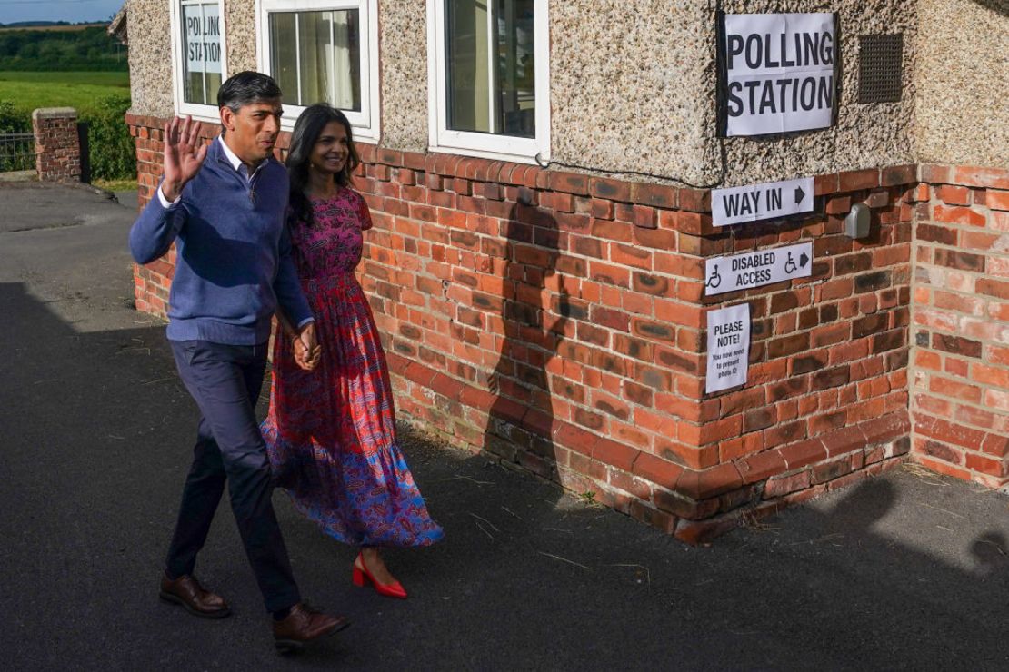 El primer ministro británico, Rishi Sunak, acude a votar el 4 de julio de 2024 en Kirby Sigston.