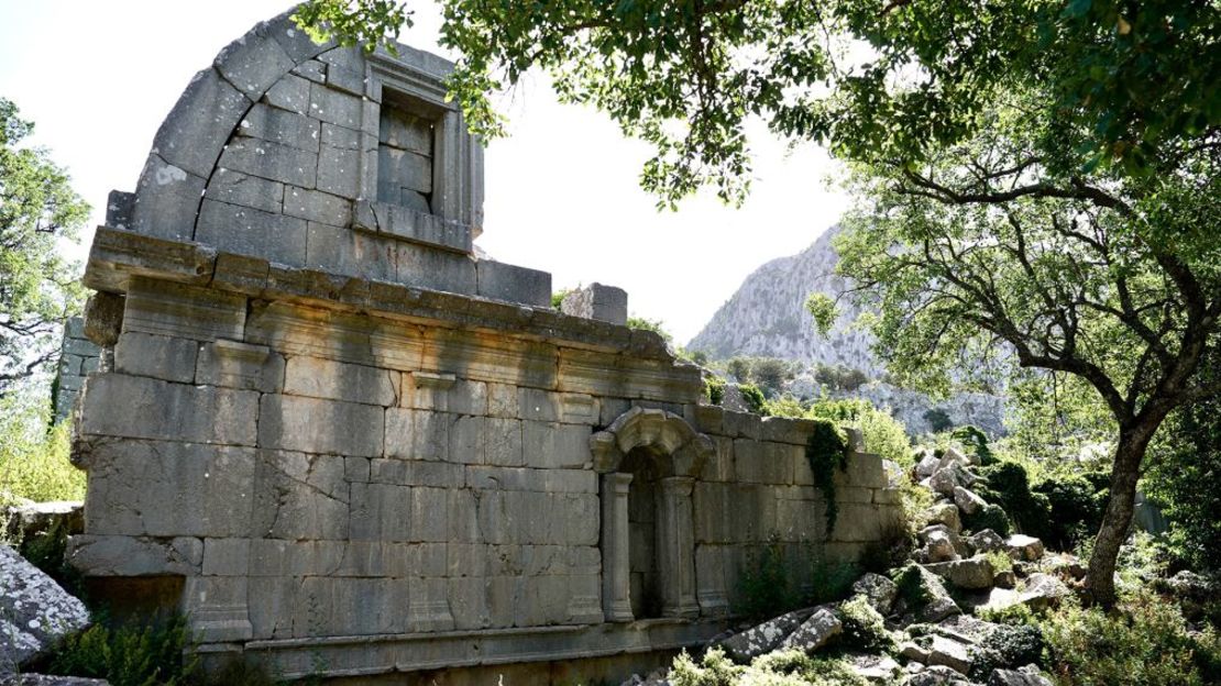 Las ruinas del edificio del gimnasio muestran que en su día estuvo flanqueado por elaborados arcos. Crédito: Barry Neild/CNN