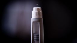 Un nuevo estudio encontró que las personas con diabetes tipo 2 que estaban siendo tratadas con una clase de medicamentos GLP-1 tenían significativamente menos probabilidades de ser diagnosticadas con 10 de los 13 cánceres asociados a la obesidad. Jaap Arriens/NurPhoto/Getty Images