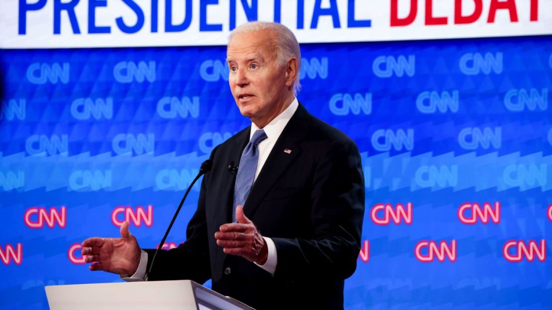 El presidente Joe Biden habla durante el debate presidencial de CNN el jueves 27 de junio de 2024. Su actuación en el debate desde entonces le hizo perder el apoyo de figuras de Hollywood como George Clooney. Crédito: John Nowak/CNN