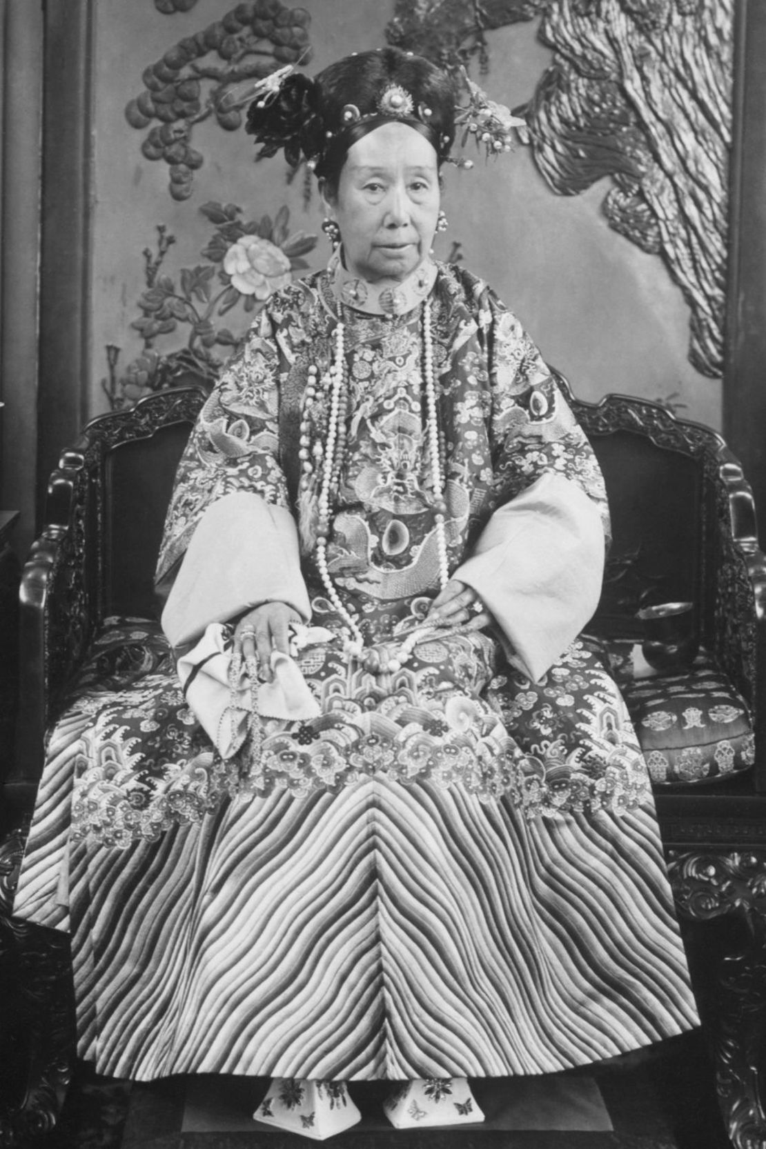 La emperatriz viuda Cixi era conocida por organizar fastuosos banquetes durante su estancia en la Ciudad Prohibida. Crédito: Everett/Shutterstock