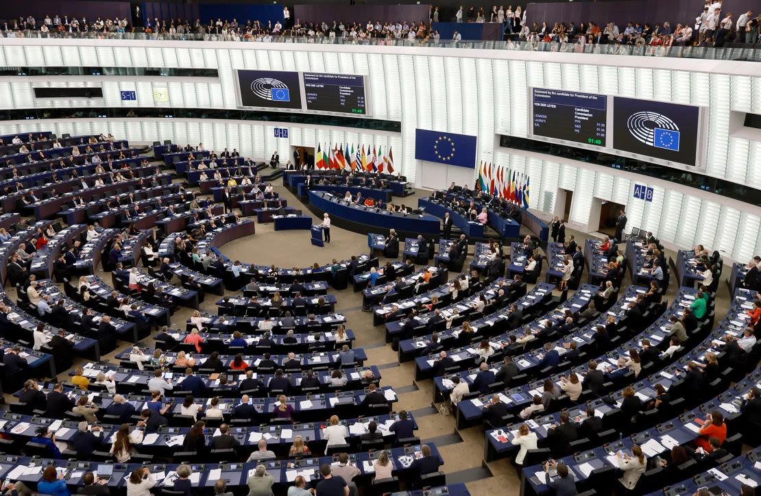 Von der Leyen fue reelegida después de que 401 legisladores de la UE votaran a favor de su presidencia. Johannes Simon/Getty Images.