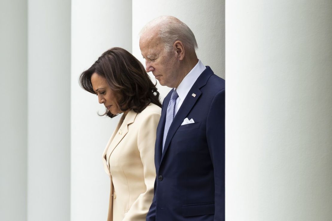 La vicepresidenta Kamala Harris y el presidente Joe Biden asisten a un acto en la Casa Blanca en mayo de 2023.