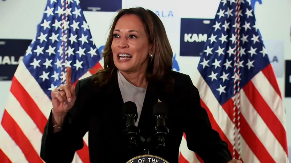 La vicepresidenta Kamala Harris habla en una sede de Wilmington el lunes.