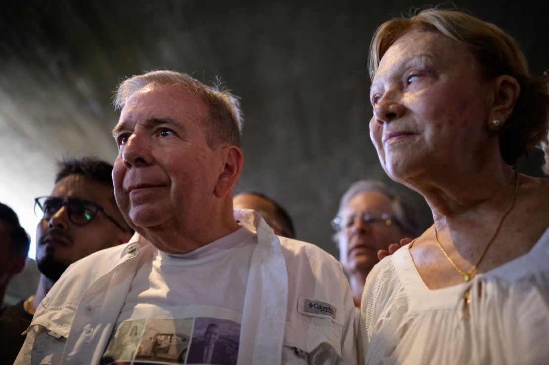 González y López en un acto de campaña