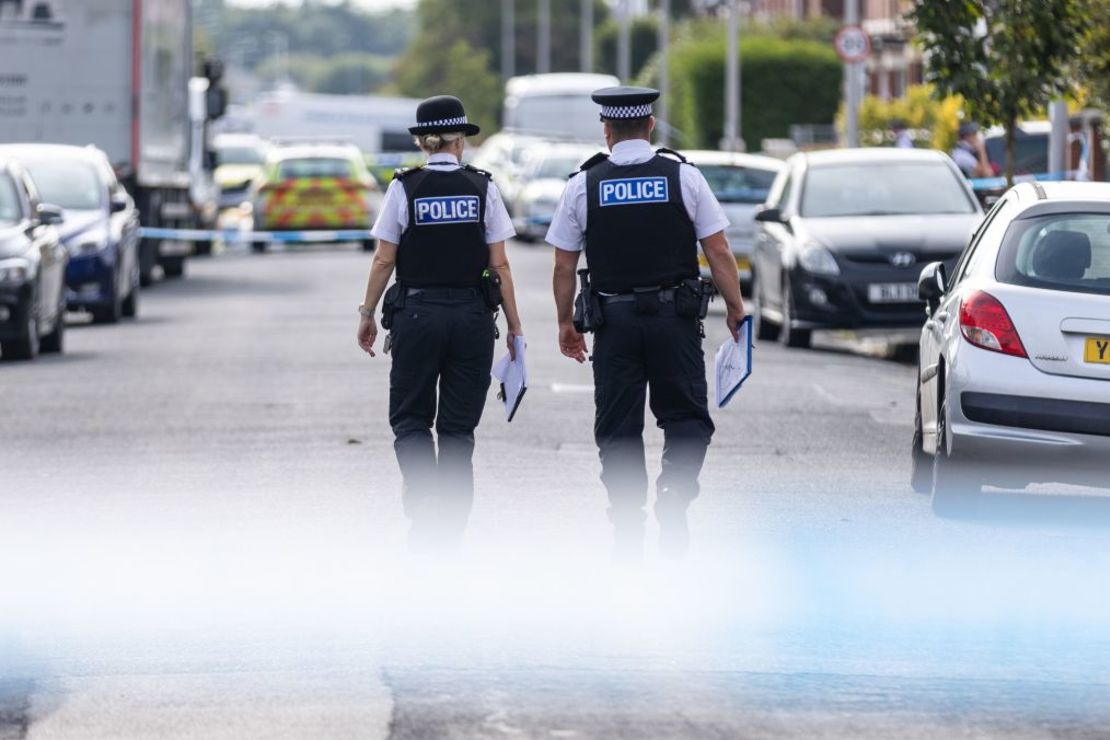 Agentes de policía cerca del lugar de un ataque con arma blanca en Hart Street, Southport, el martes 30 de julio de 2024. Crédito: James Speakman/PA Wire