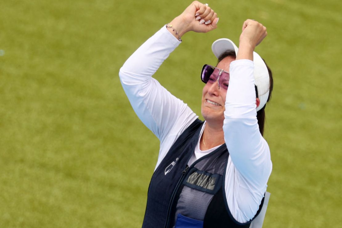 La medallista de oro guatemalteca Adriana Ruano Oliva reacciona al final de la final femenina de tiro al plato durante los Juegos Olímpicos de París 2024 en el Centro de Tiro de Chateauroux el 31 de julio de 2024. Crédito: ALAIN JOCARD/AFP/Getty Images