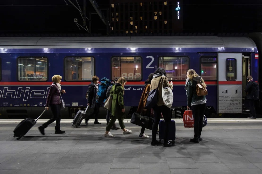 Los trenes nocturnos se han promocionado como una alternativa más sostenible desde el punto de vista medioambiental a los vuelos de corta distancia.