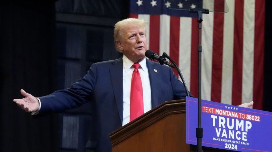 El expresidente Donald Trump habla en un mitin de campaña en Bozeman, Montana, el 9 de agosto de 2024.