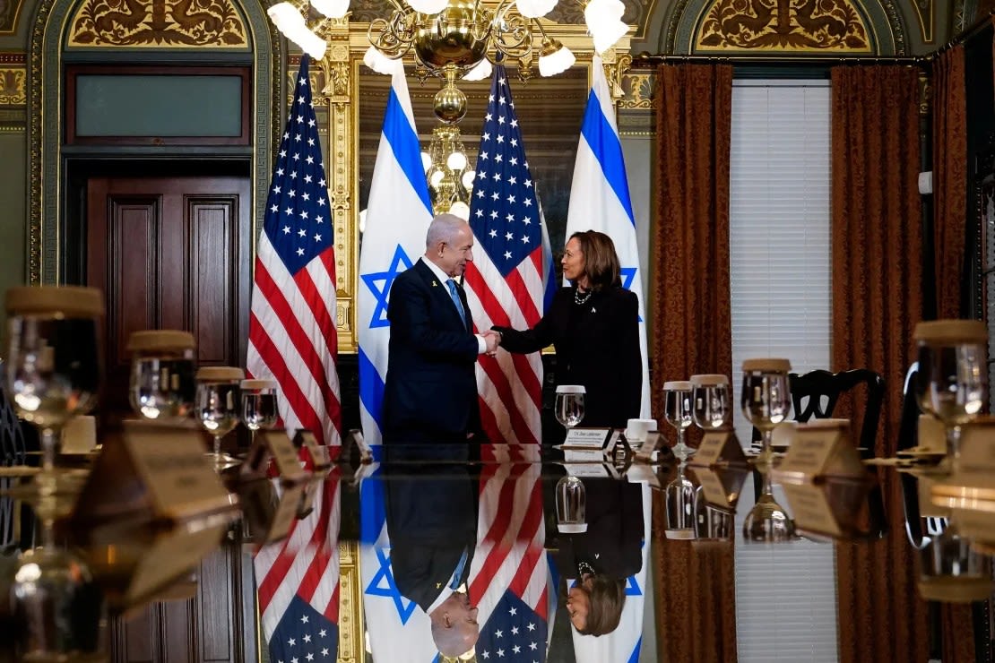 La vicepresidenta de Estados Unidos, Kamala Harris, reunida con el primer ministro israelí, Benjamin Netanyahu, en la Casa Blanca el 25 de julio.