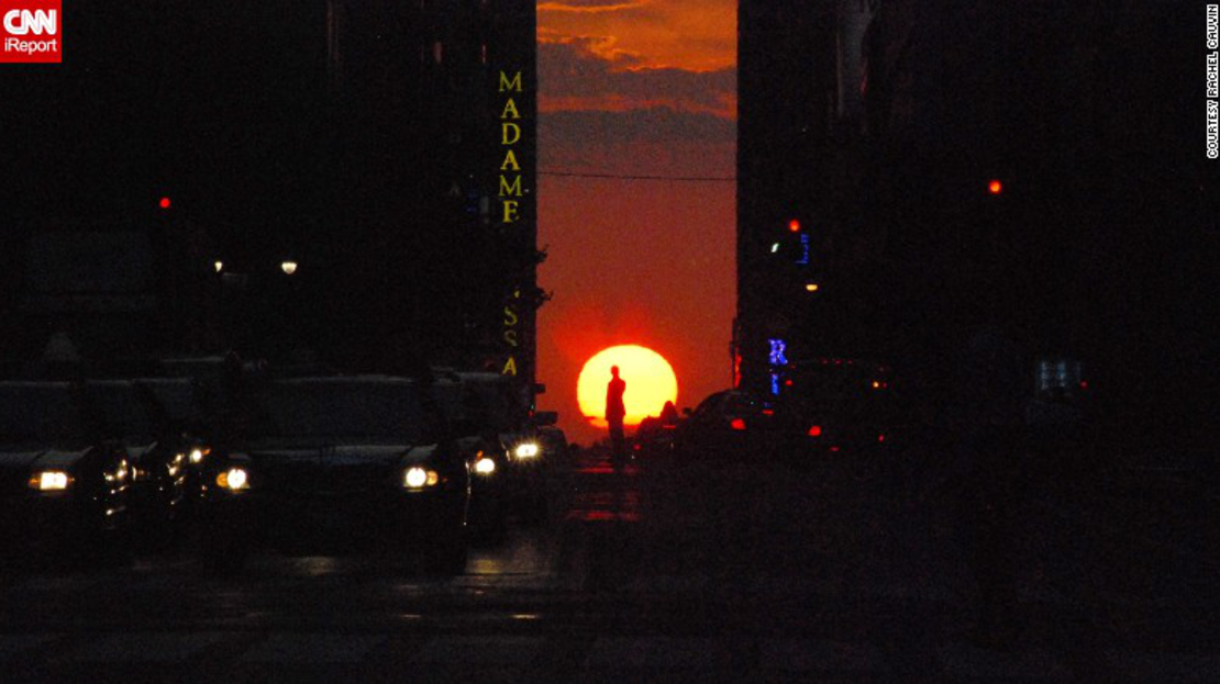 CNNE 174074 - manhattanhenge3