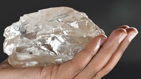 El enorme diamante, descubierto en Botswana, se cree que es el segundo diamante en bruto más grande jamás descubierto. Crédito: Lucara Diamond