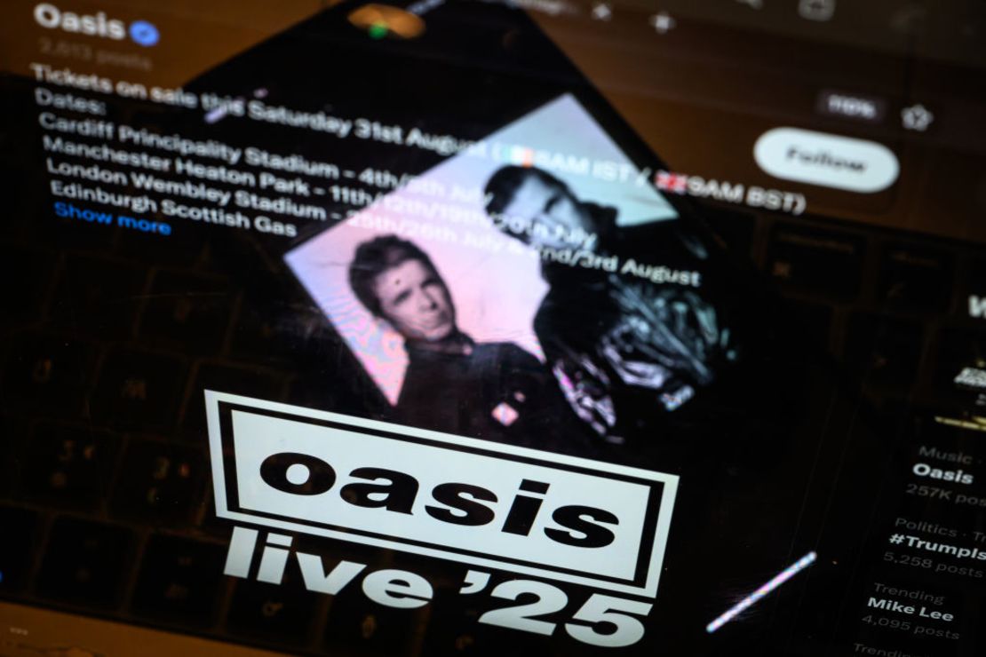 Oasis anunció su regreso para el próximo verano el 27 de agosto de 2024 en Londres, Inglaterra. Los hermanos Liam y Noel Gallagher, distanciados durante más de 15 años, anuncian que reunirán a su banda Oasis para una serie de conciertos el próximo verano.