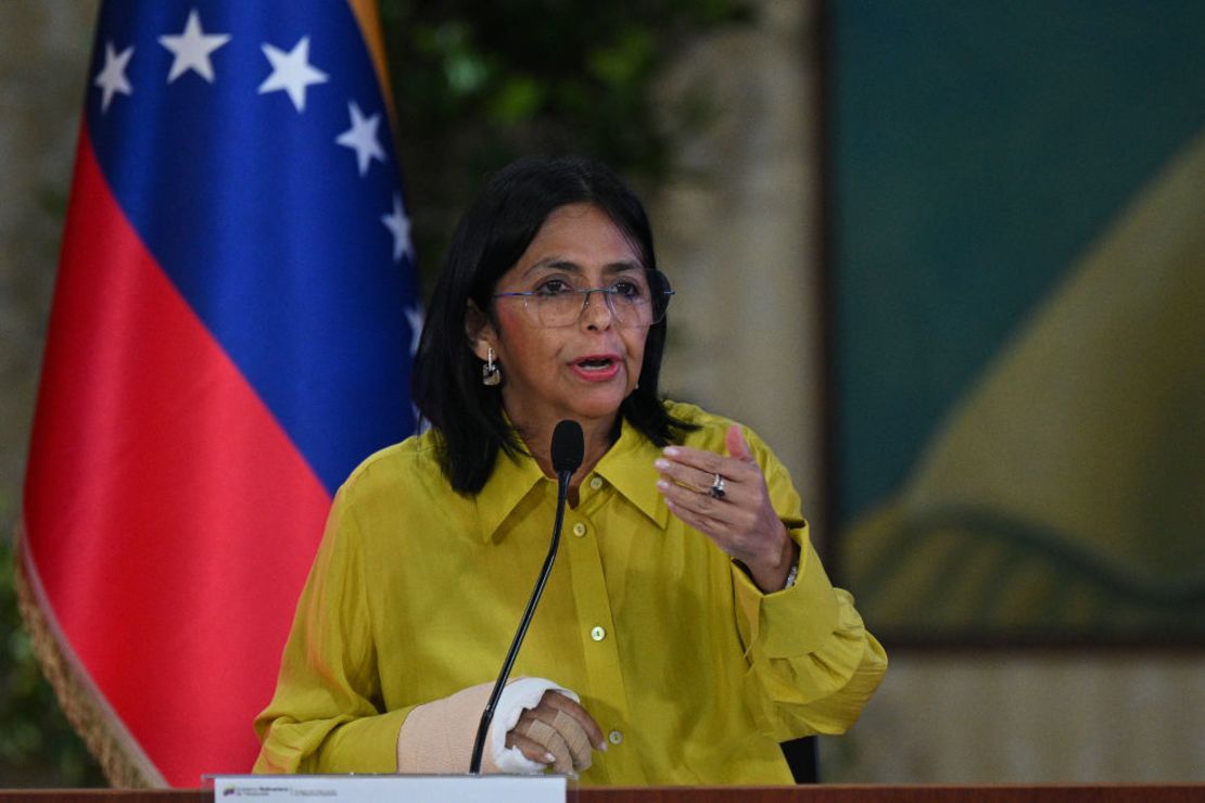 Delcy Rodríguez habla durante una reunión en el Ministerio de Relaciones Exteriores en Caracas el 8 de agosto de 2024. Crédito: FEDERICO PARRA/AFP vía Getty Images