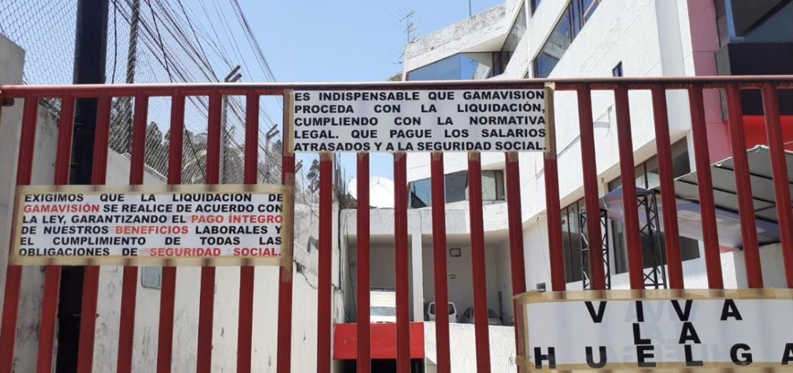 Trabajadores del canal incautado Gamavisión de Ecuador dijeron a CNN que se mantendrán en una vigilia dentro de las instalaciones del medio en Quito y Guayaquil, hasta lograr acuerdos concretos y formales con el Gobierno.