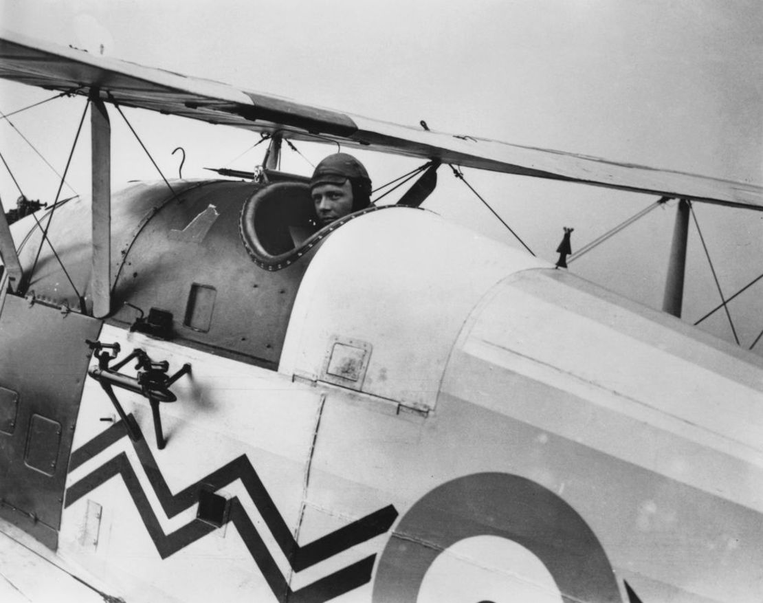 El aviador estadounidense Charles Lindbergh aterrizó en Croydon tras su vuelo transatlántico récord en 1927. Crédito: Central Press/Hulton Archive/Getty Images