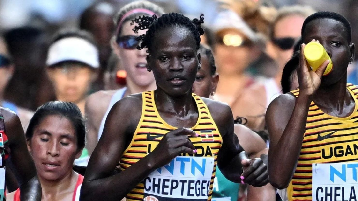 Rebecca Cheptegei, que compitió en el maratón de los Juegos Olímpicos de París, sufrió quemaduras en más del 75% de su cuerpo en el ataque del 1 de septiembre y murió cuatro días después.