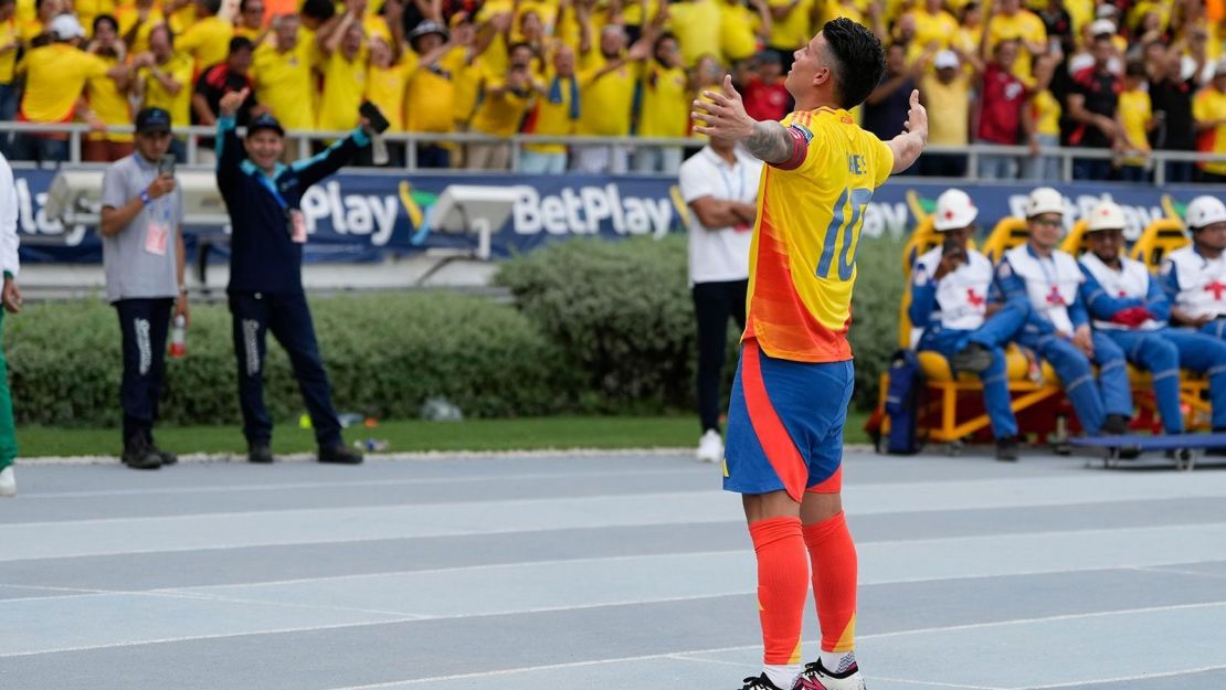 Rodríguez celebra el 2-1 de Colombia ante Argentina.