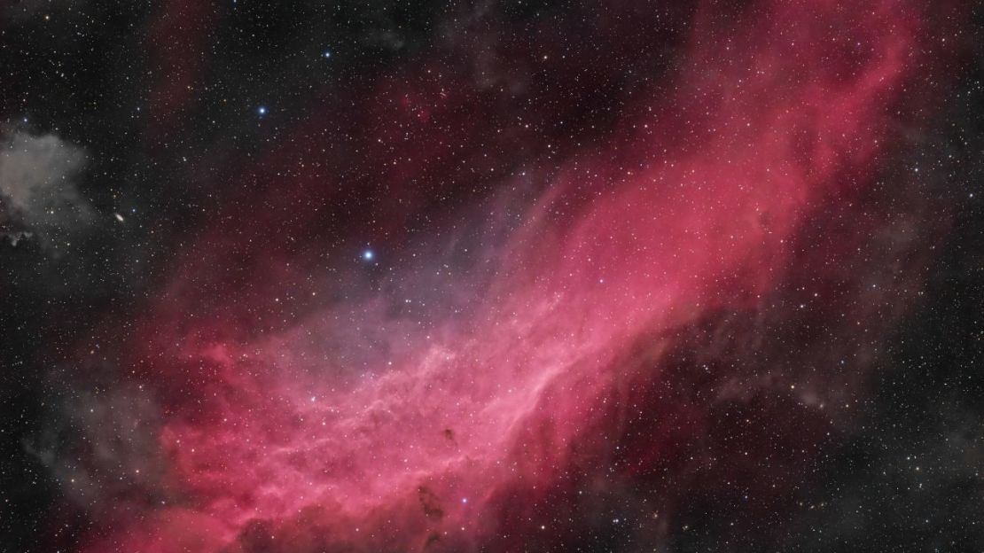 El italiano Daniele Borsari fue nombrado Fotógrafo Astronómico Joven del Año por esta imagen de la Nebulosa California, NGC 1499, en la constelación de Perseo, que se encuentra a una distancia de unos 1.000 años luz de la Tierra.