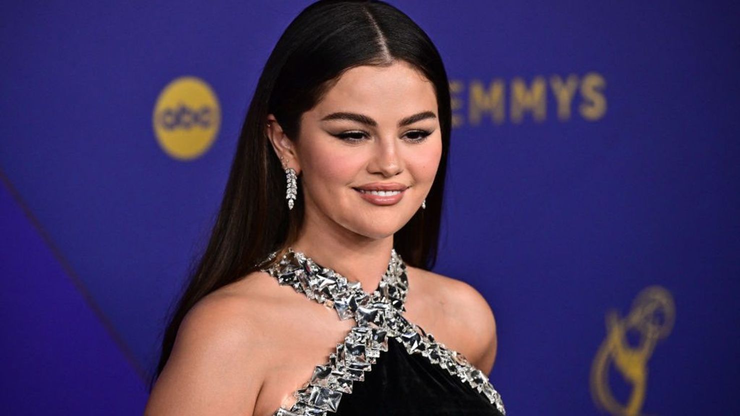 La cantante y actriz estadounidense Selena Gomez llega a la 76.ª edición de los premios Emmy en el Peacock Theatre de LA Live en Los Ángeles el 15 de septiembre de 2024. Crédito: FREDERIC J. BROWN/AFP vía Getty Images.