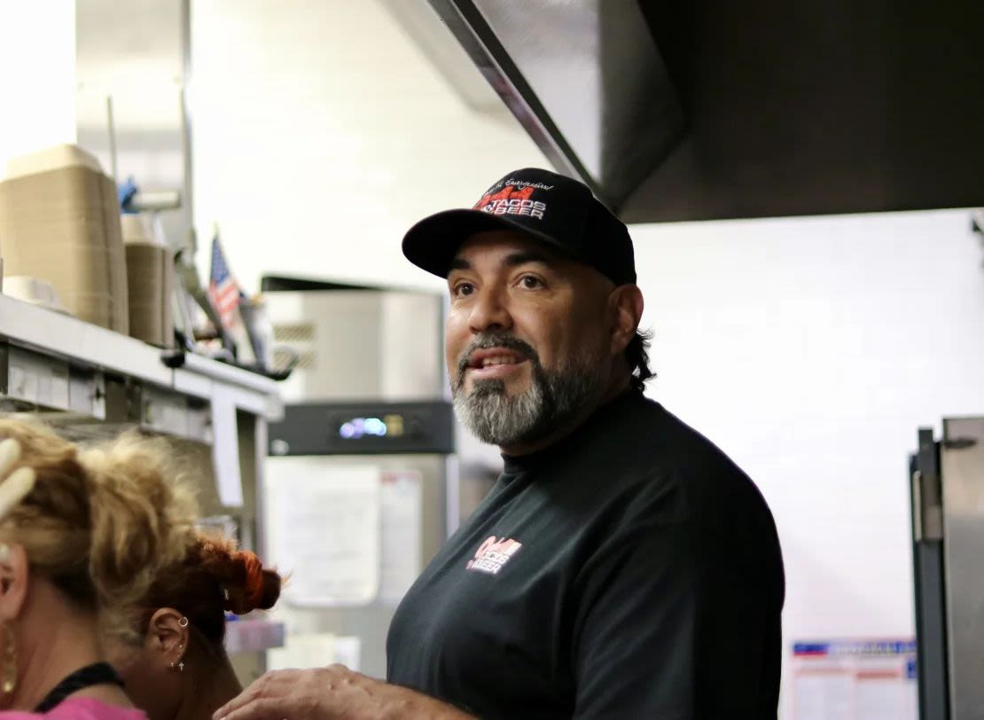 Antonio Munoz, owner of 911 Taco Bar, supervises his staff during the lunch rush. Credit: Jacqueline Kalil/