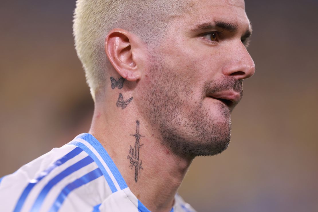 MIAMI GARDENS, FLORIDA - 14 de julio. Rodrigo De Paul antes de la final de la Copa América 2024 frente a Colombia en el Hard Rock Stadium