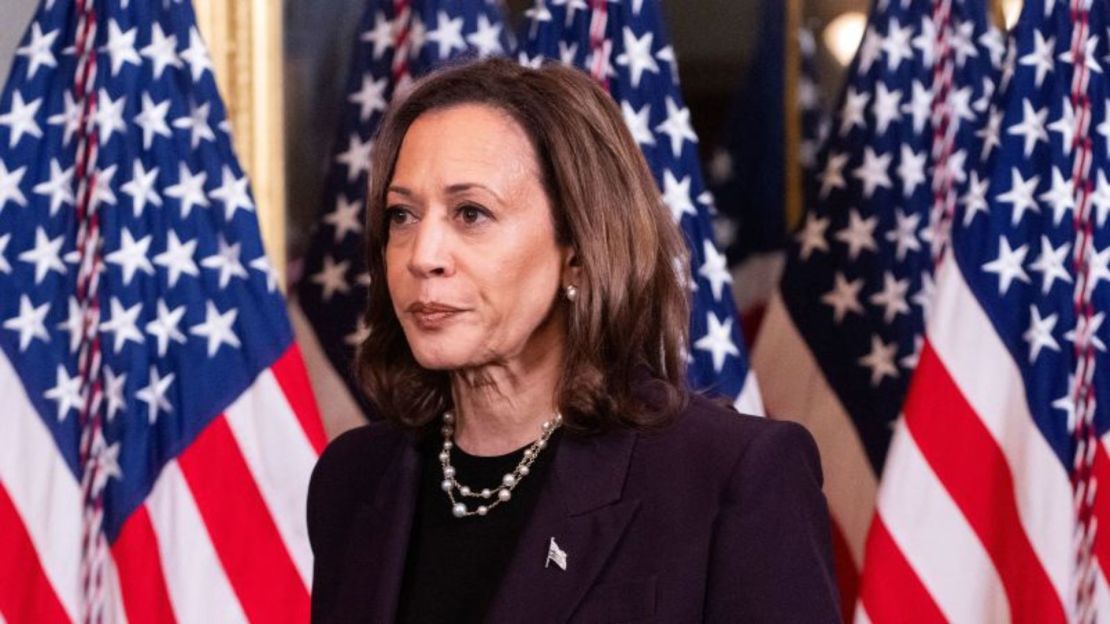 La vicepresidenta Kamala Harris se retira después de hablar con la prensa tras una reunión con el primer ministro de Israel Benjamin Netanyahu en la oficina ceremonial de la vicepresidenta en el Edificio de Oficinas Ejecutivas Eisenhower en Washington, D.C., el 25 de julio. Crédito: Roberto Schmidt/AFP/Getty Images.